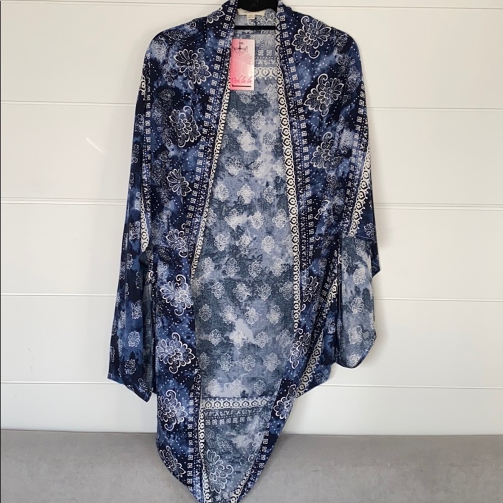 Decorative blue shawl